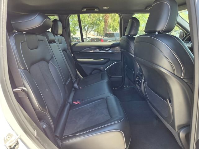 Used 2023 Jeep Grand Cherokee Altitude AWD/4WD image 17