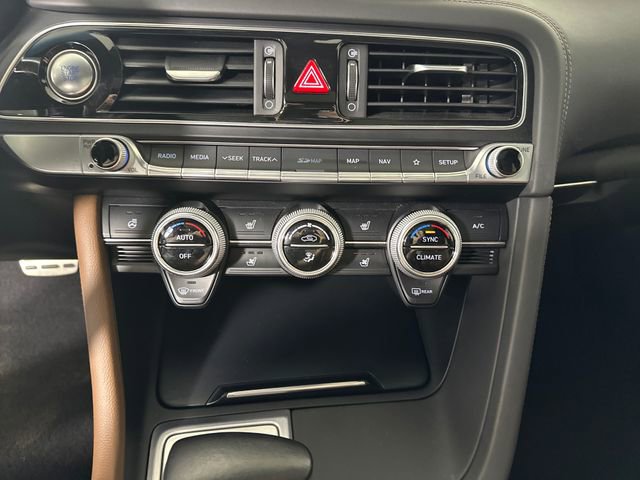 Used 2021 Genesis G70 3.3T image 23