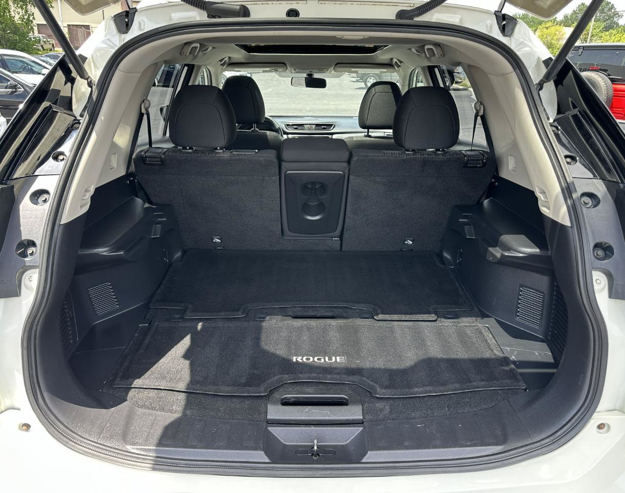 Used 2017 Nissan Rogue SV AWD/4WD image 37