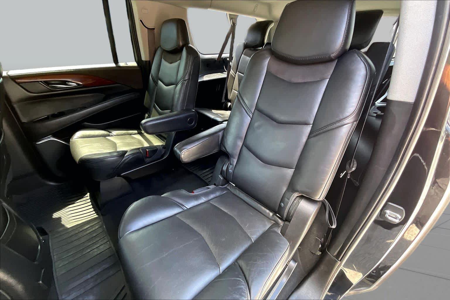 Used 2015 Cadillac Escalade ESV Luxury AWD/4WD image 20
