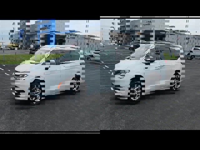 Used 2021 Chrysler Voyager Lxi image 4