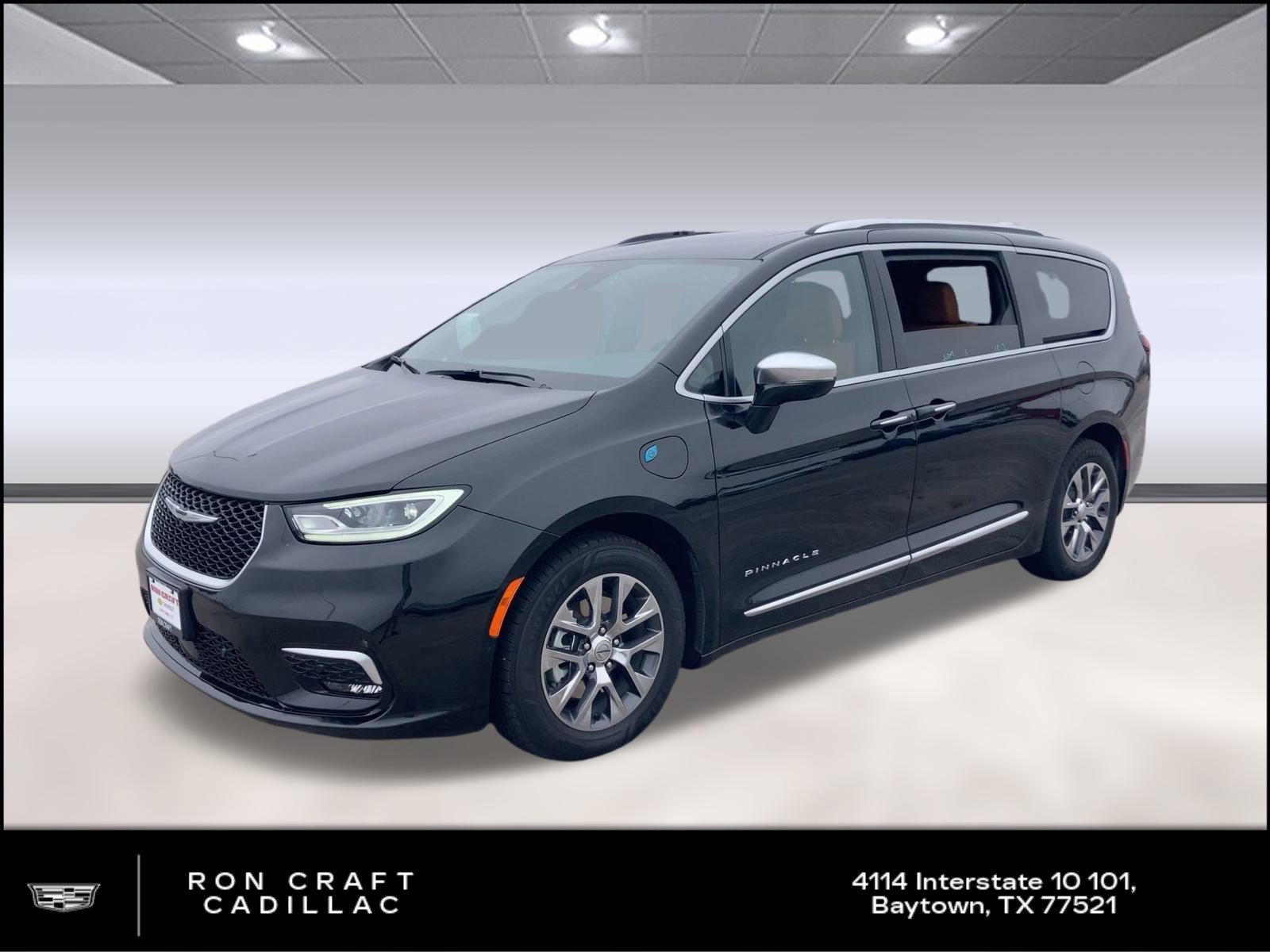 Used 2022 Chrysler Pacifica Pinnacle image 1