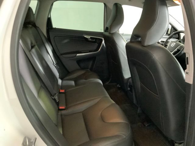 Used 2016 Volvo XC60 T5 Premier w/ Protection Package AWD/4WD image 32