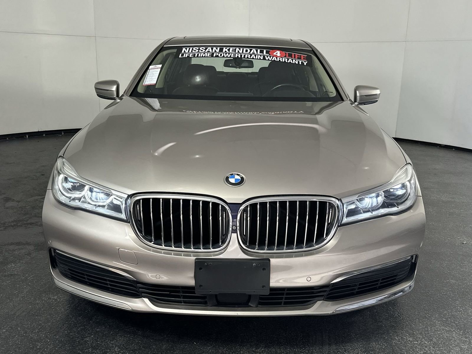 Used 2019 BMW 750i xDrive w/ Executive Package AWD/4WD image 3