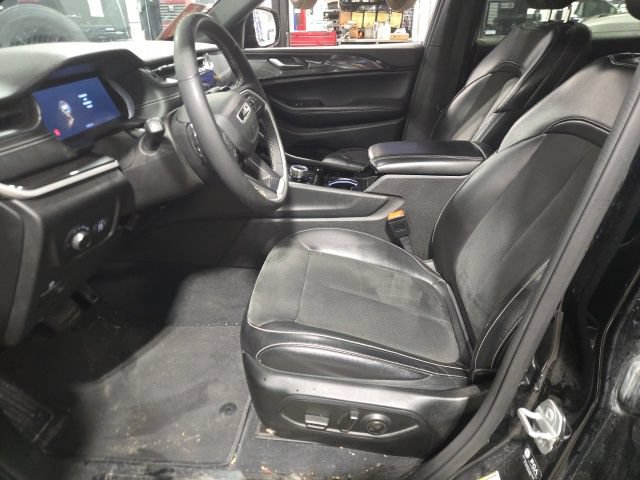 Used 2023 Jeep Grand Cherokee L Laredo AWD/4WD image 14