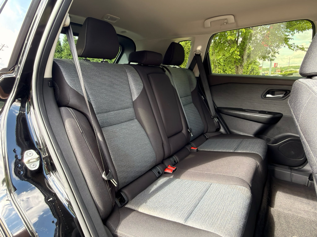Certified 2023 Nissan Rogue SV FWD image 18