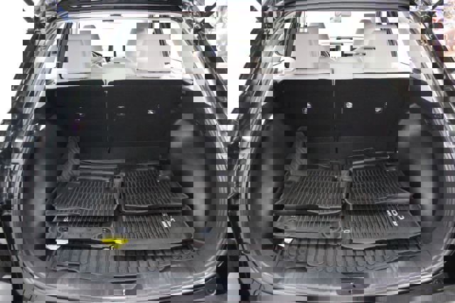 Used 2023 Toyota Corolla Cross L image 21