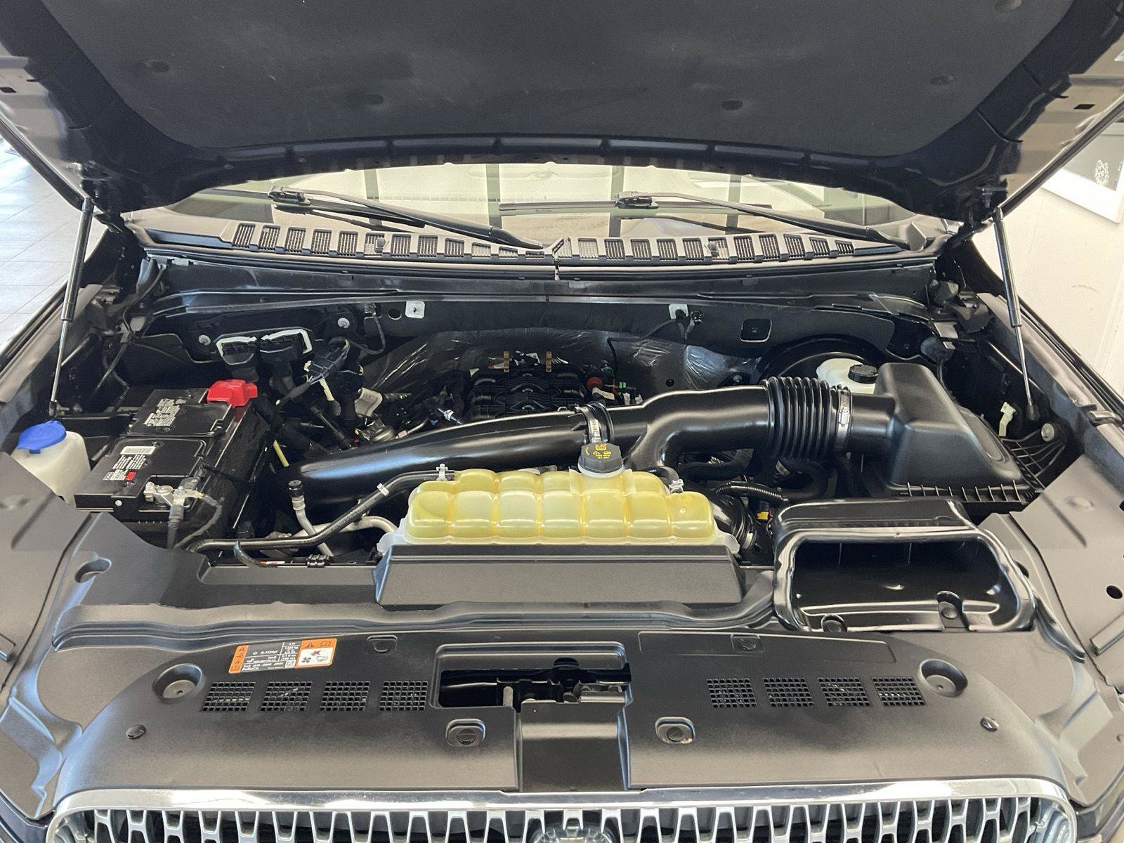 Used 2021 Lincoln Navigator Reserve AWD/4WD image 27