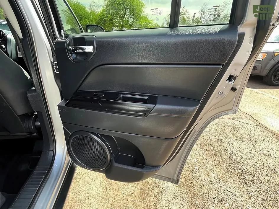 Used 2014 Jeep Compass Sport w/ Power Value Group FWD image 17