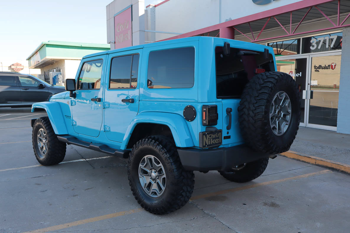 Used 2017 Jeep Wrangler Unlimited Rubicon w/ Connectivity Group AWD/4WD image 6