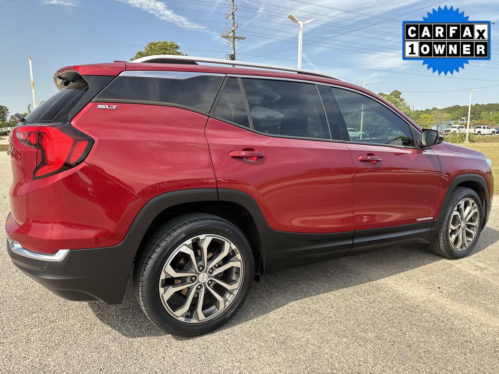 Used 2021 GMC Terrain SLT w/ Infotainment Package II FWD image 4