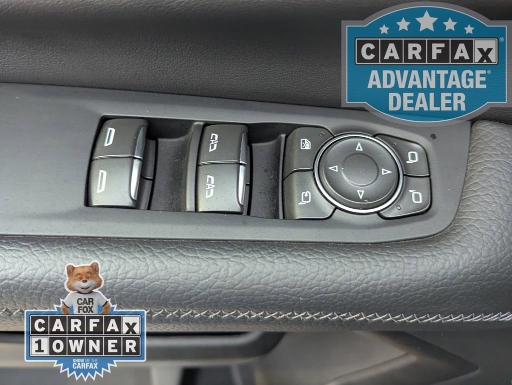 Used 2025 GMC Yukon Denali RWD image 17