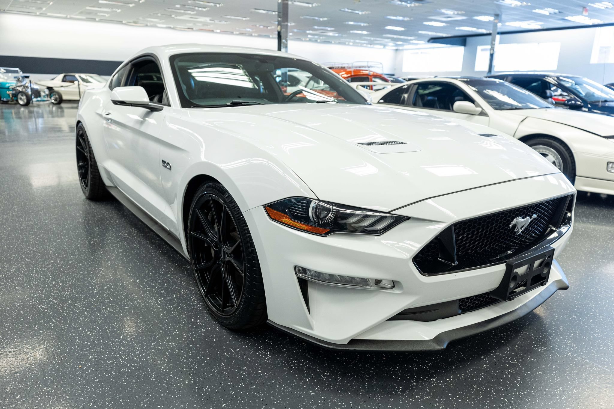 Used 2018 Ford Mustang GT Premium RWD image 3