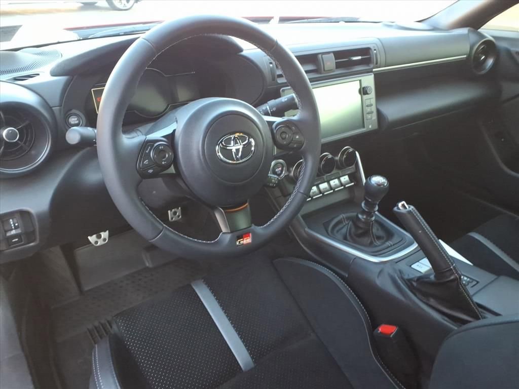 Used 2024 Toyota GR86 Premium w/ Performance Package image 12