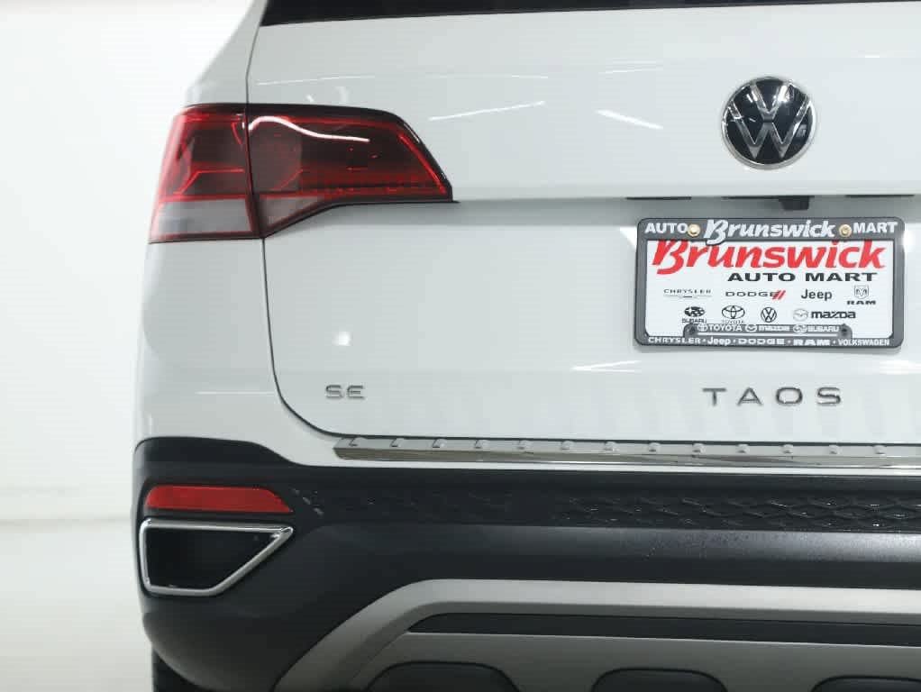Certified 2023 Volkswagen Taos SE w/ Black Wheel Package AWD/4WD image 43