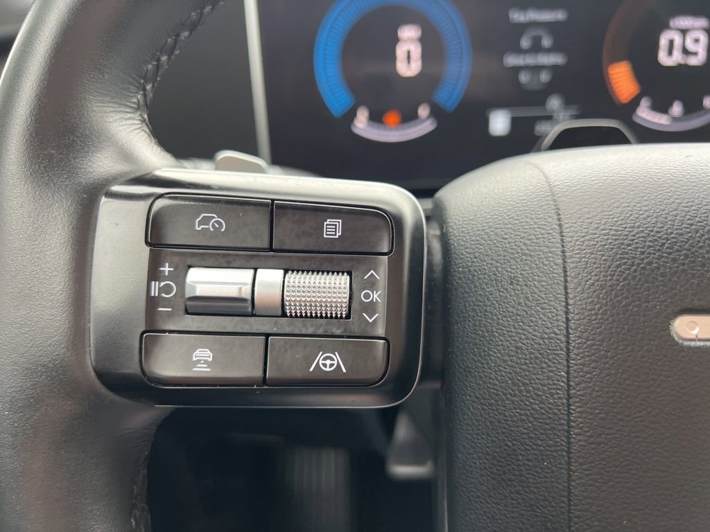 Used 2025 Hyundai Santa Fe SEL FWD image 25