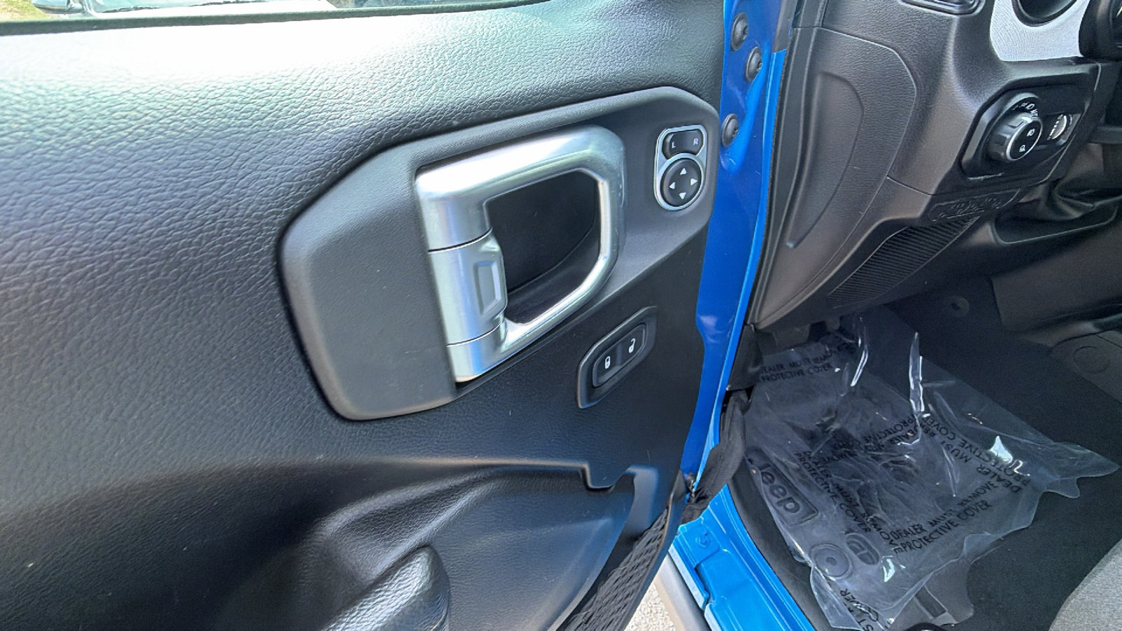 Used 2024 Jeep Gladiator Sport AWD/4WD image 15