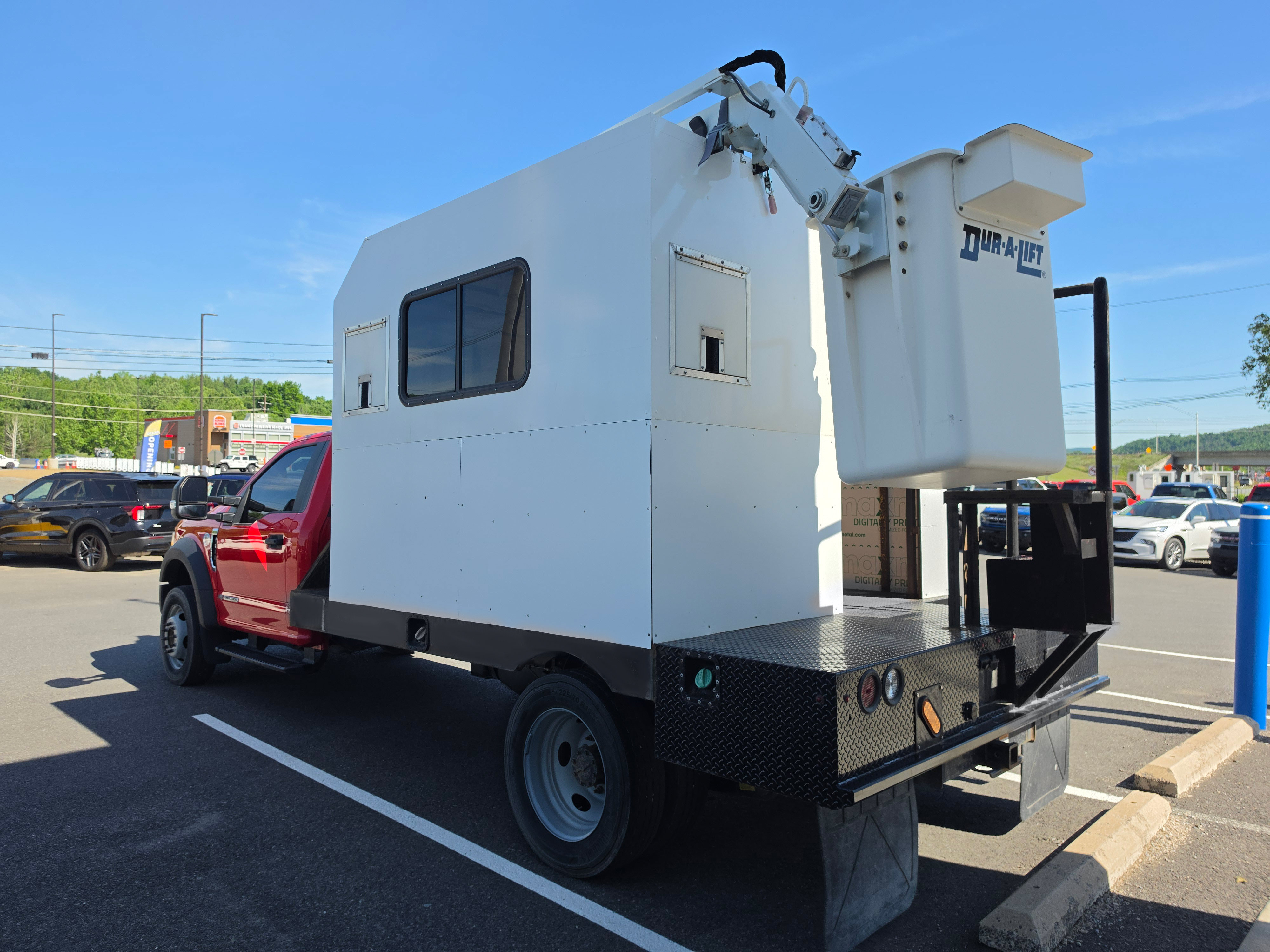 Used 2022 Ford F550 4x4 Regular Cab Super Duty image 5