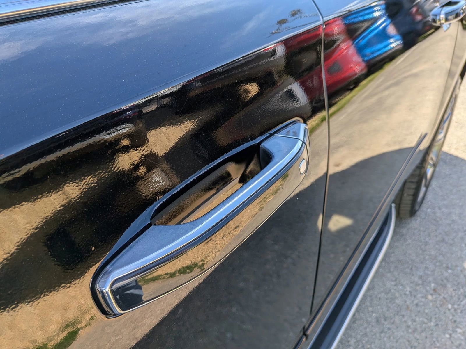 Used 2016 Chevrolet Suburban LTZ image 15