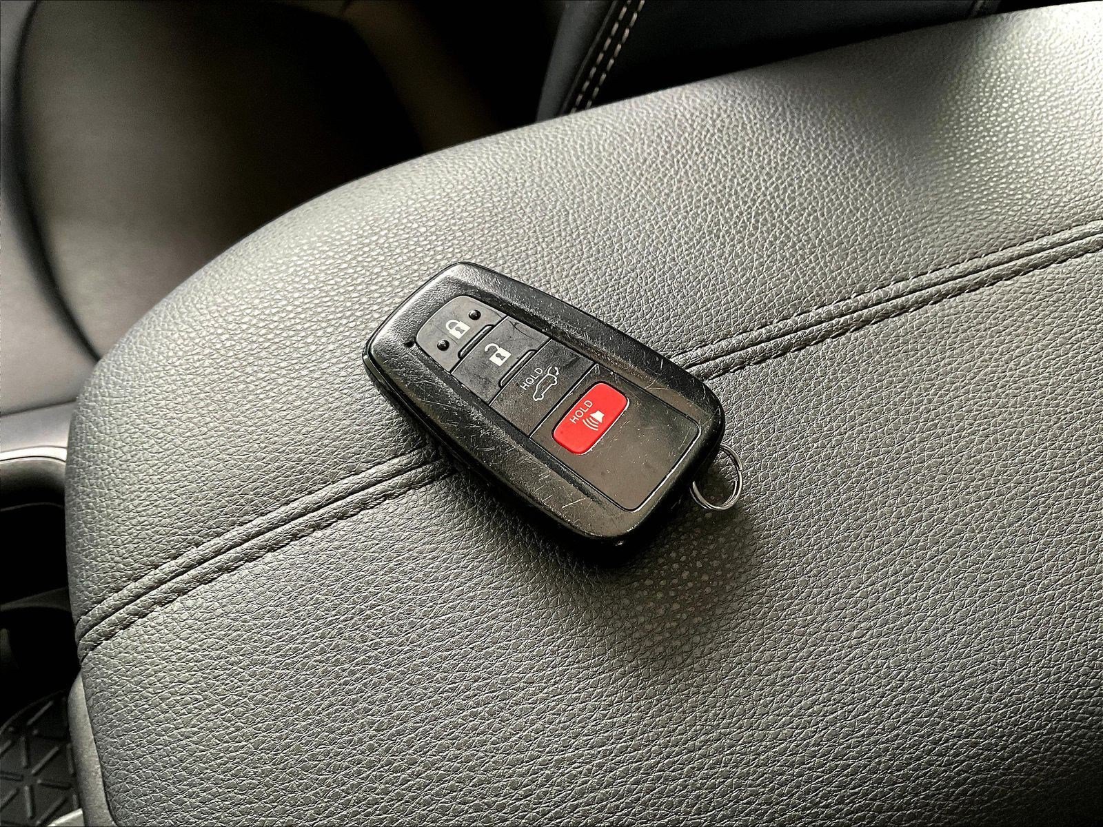 Used 2024 Toyota RAV4 XLE Premium FWD image 35