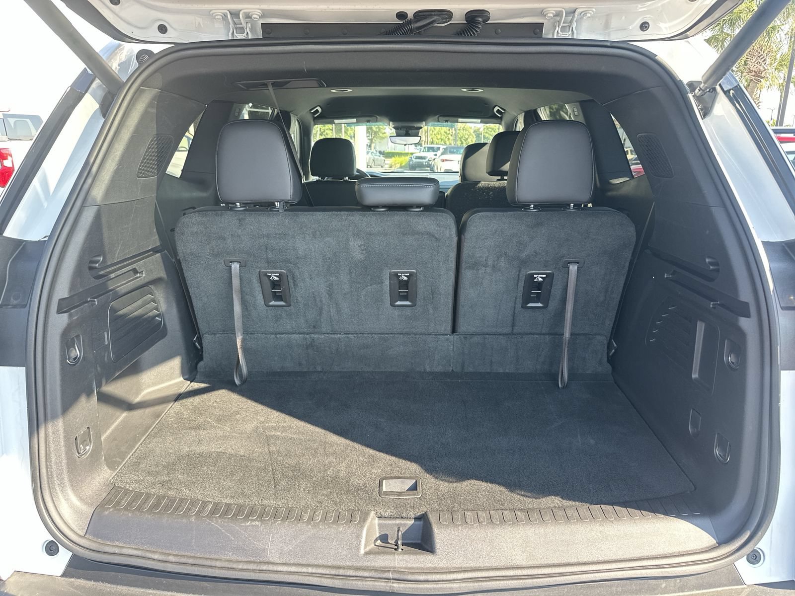 Used 2026 GMC Acadia Elevation w/ Elevation Premium Package FWD image 33
