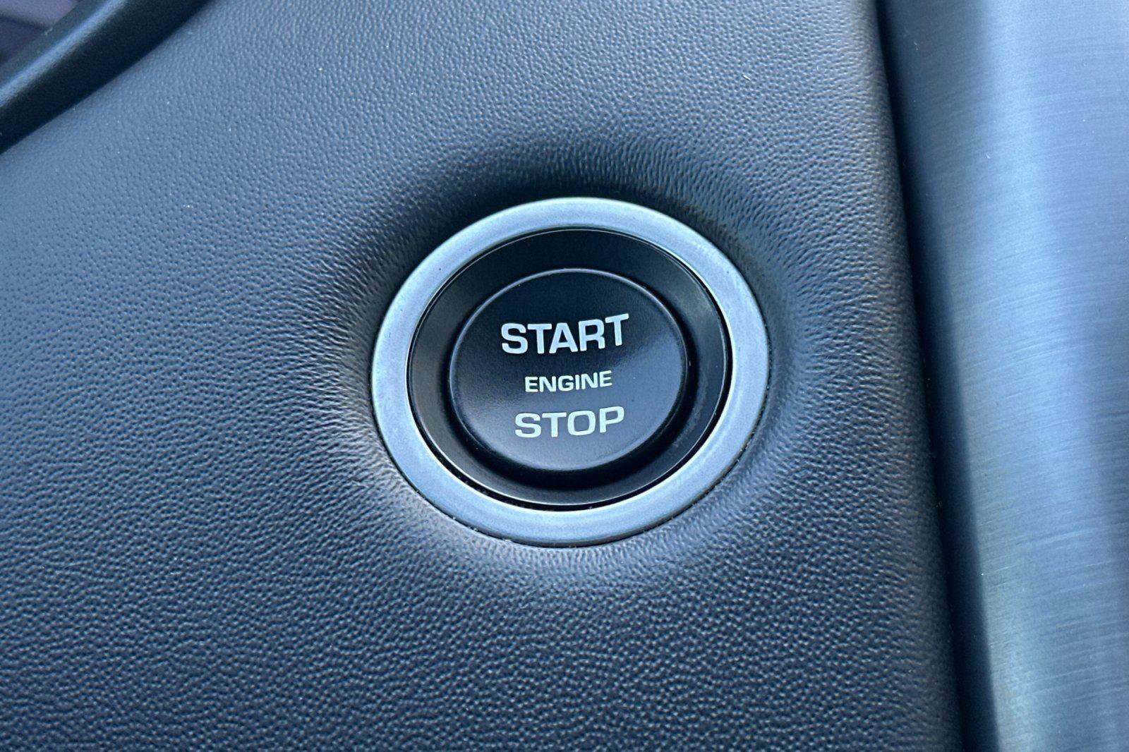 Used 2019 Land Rover Discovery HSE image 23