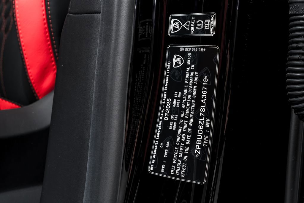 Used 2025 Lamborghini Urus SE image 12