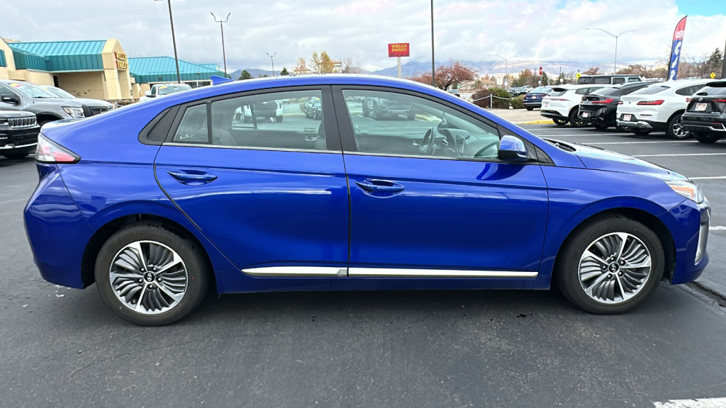 Used 2021 Hyundai Ioniq SE FWD image 2