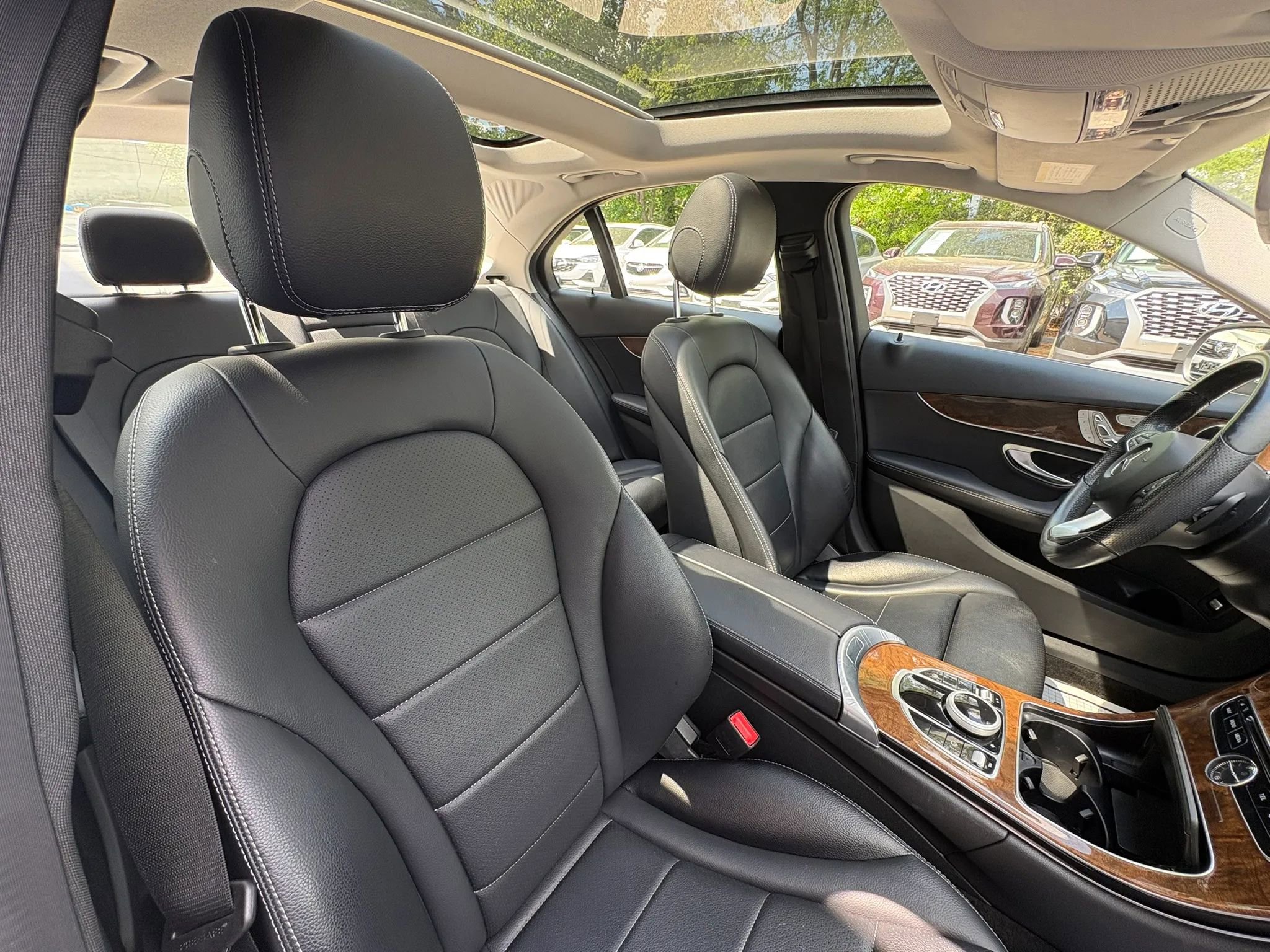 Used 2017 Mercedes-Benz C 300 4MATIC Sedan image 5
