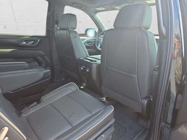 Used 2024 GMC Yukon SLT w/ SLT Premium Package AWD/4WD image 11