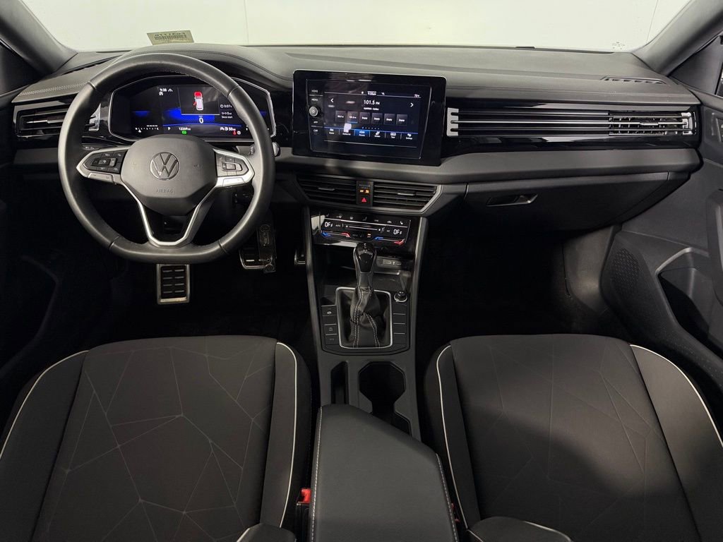 Used 2025 Volkswagen Jetta Sport image 13