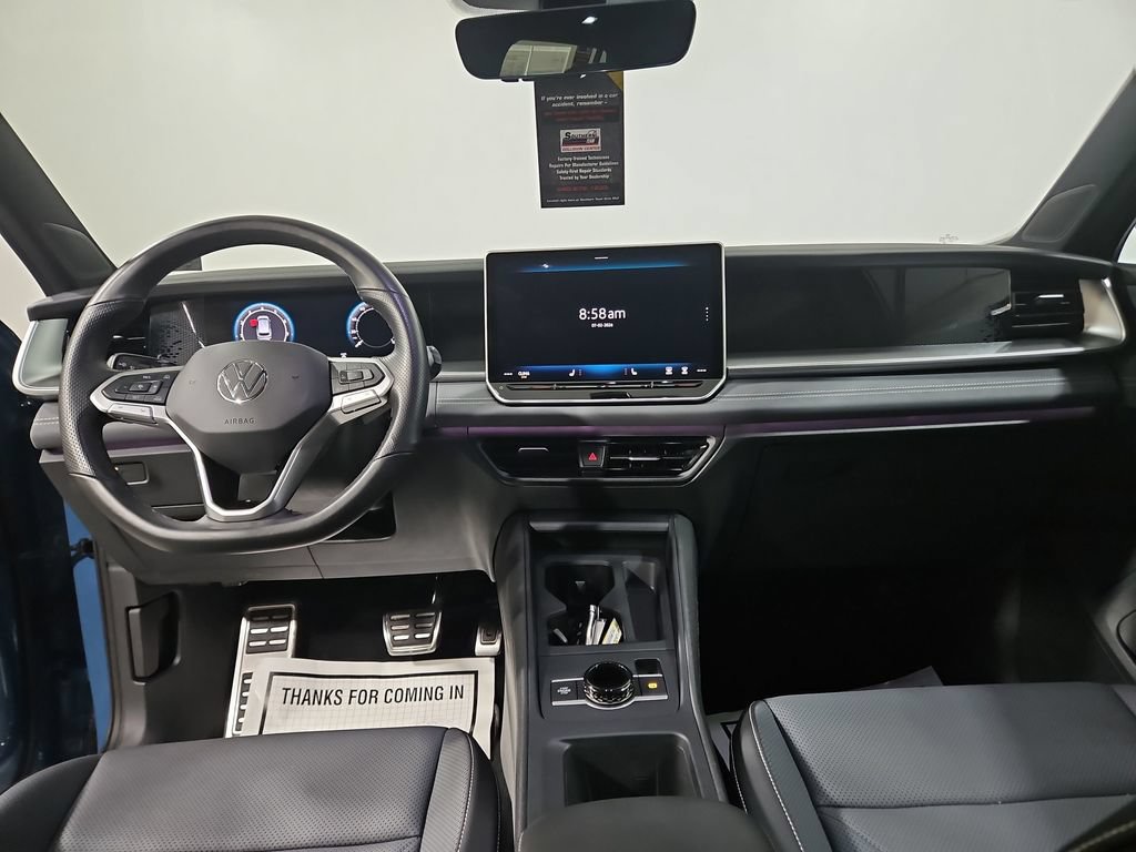 Certified 2025 Volkswagen Tiguan SE R-Line AWD/4WD image 19