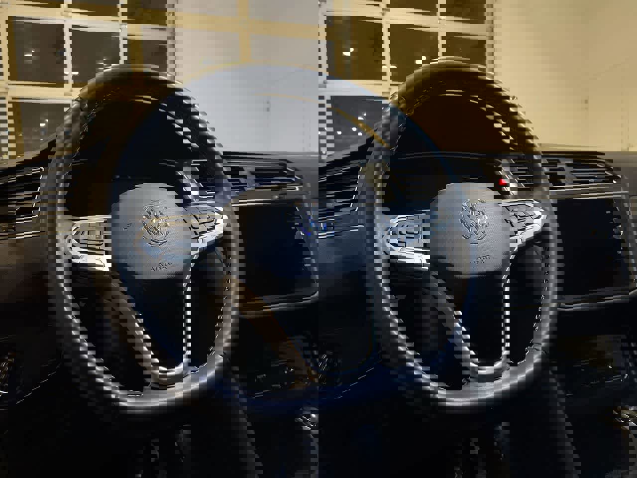 Used 2024 Volkswagen Tiguan SE image 14