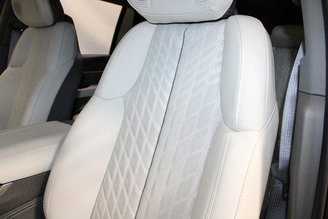 New 2025 Cadillac Escalade IQ Luxury 1 AWD/4WD image 8