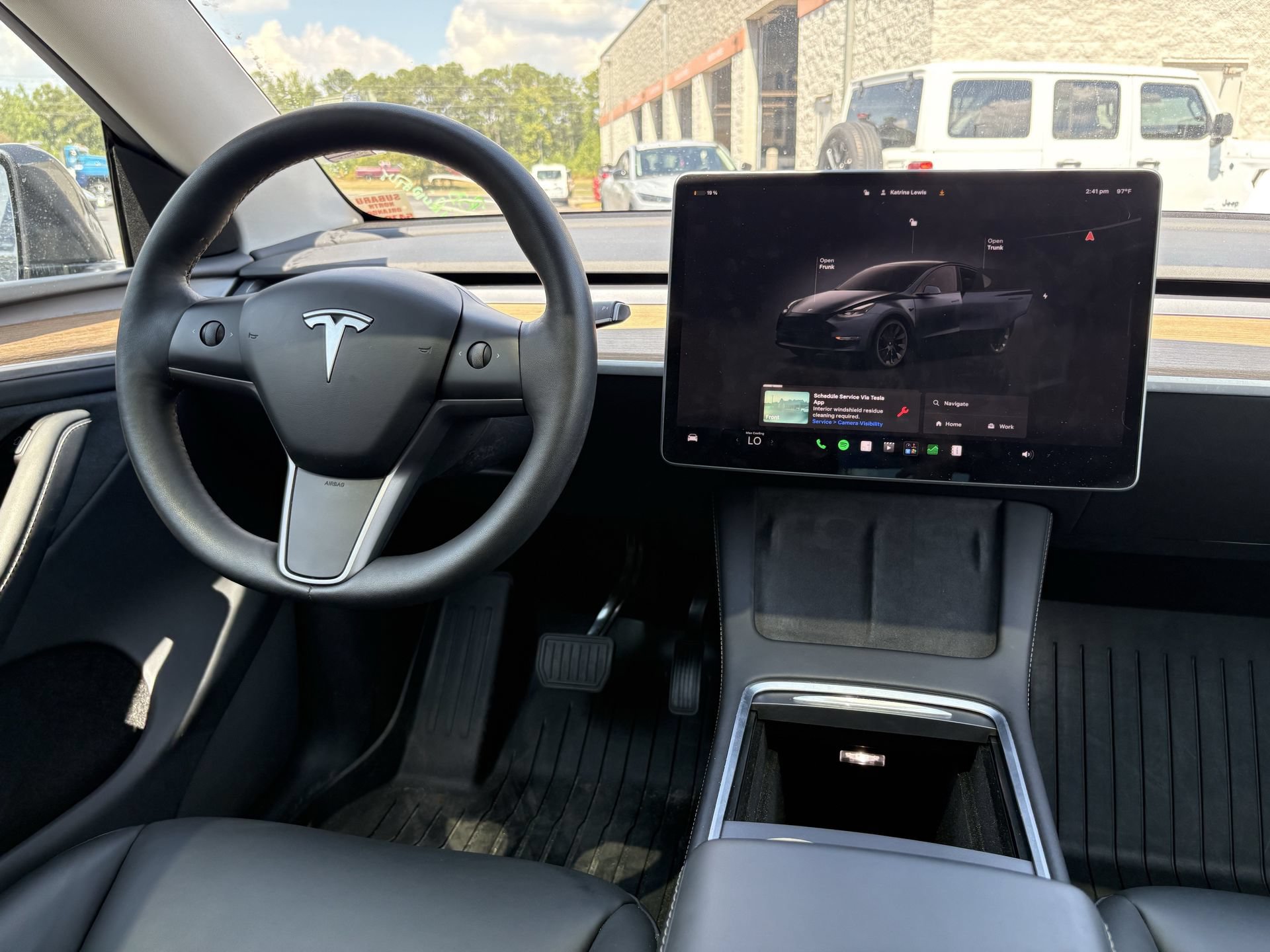 Used 2024 Tesla Model Y Long Range AWD/4WD image 3