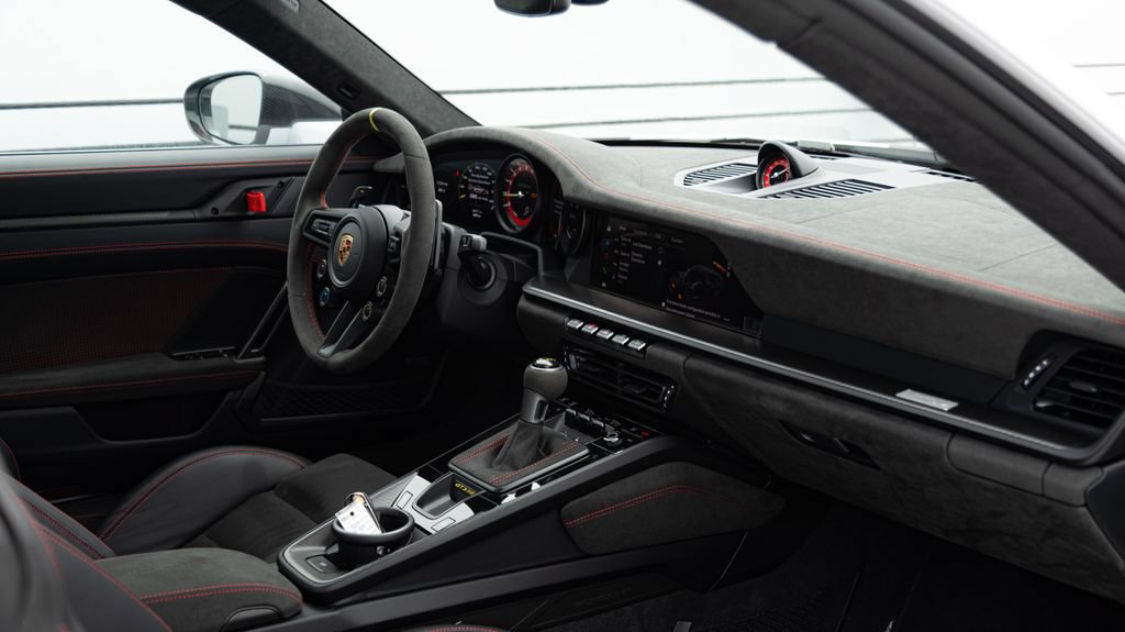 Certified 2025 Porsche 911 GT3 RS RWD image 13
