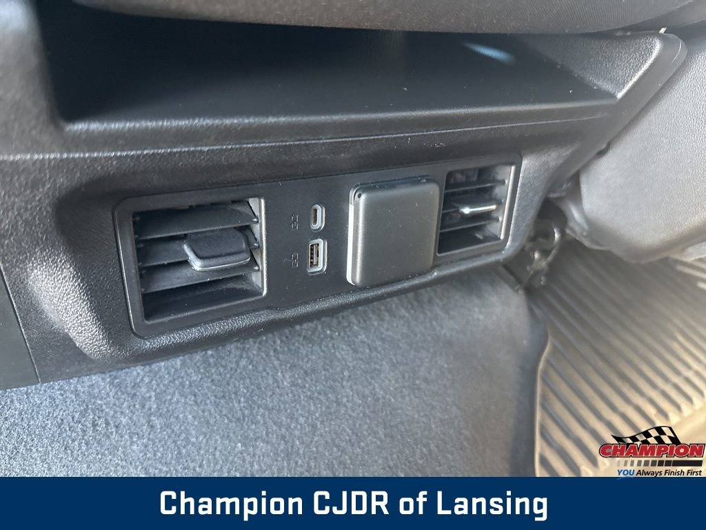 Used 2023 Chevrolet Silverado 1500 LT image 34