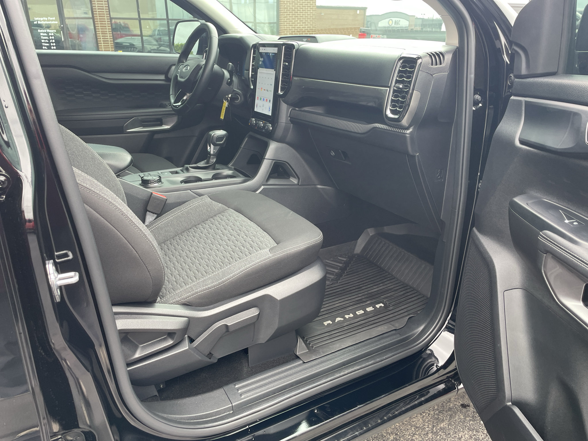 Used 2025 Ford Ranger XLT w/ Chrome Accent Package AWD/4WD image 27