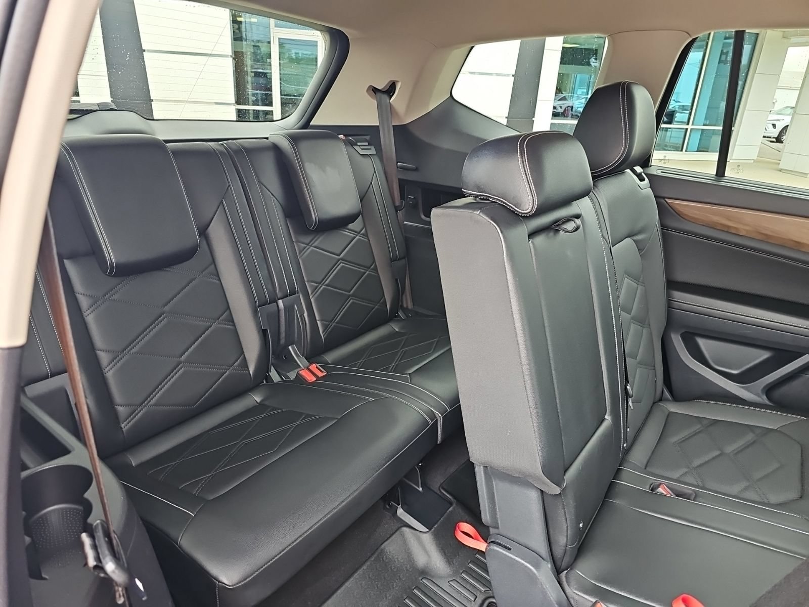 Used 2024 Volkswagen Atlas SE FWD image 30