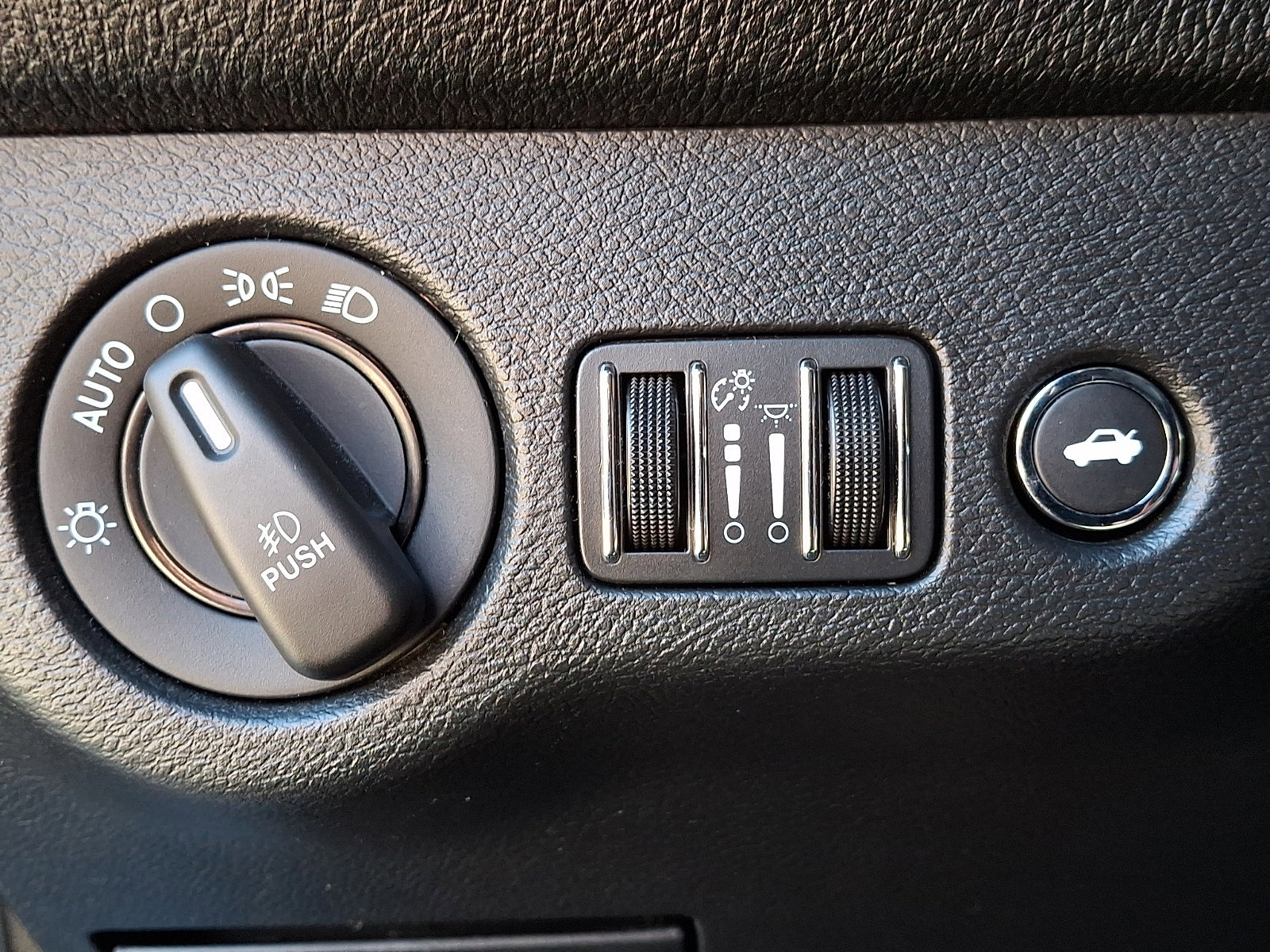 Used 2016 Dodge Challenger R/T Scat Pack image 23