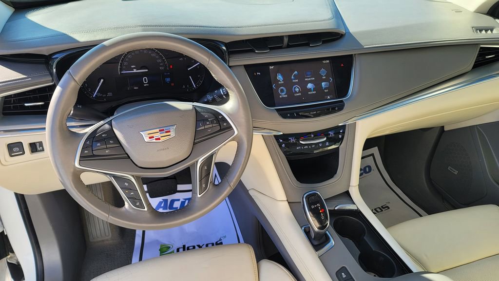 Used 2017 Cadillac XT5 Premium Luxury w/ LPO, Wheel Lock Package FWD image 24