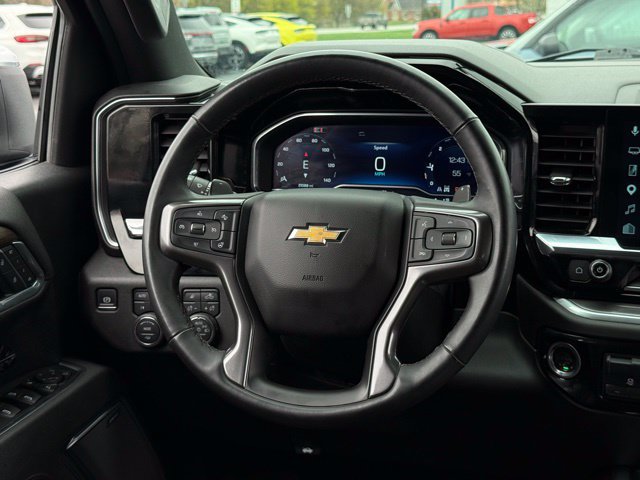 Used 2025 Chevrolet Silverado 1500 High Country AWD/4WD image 9