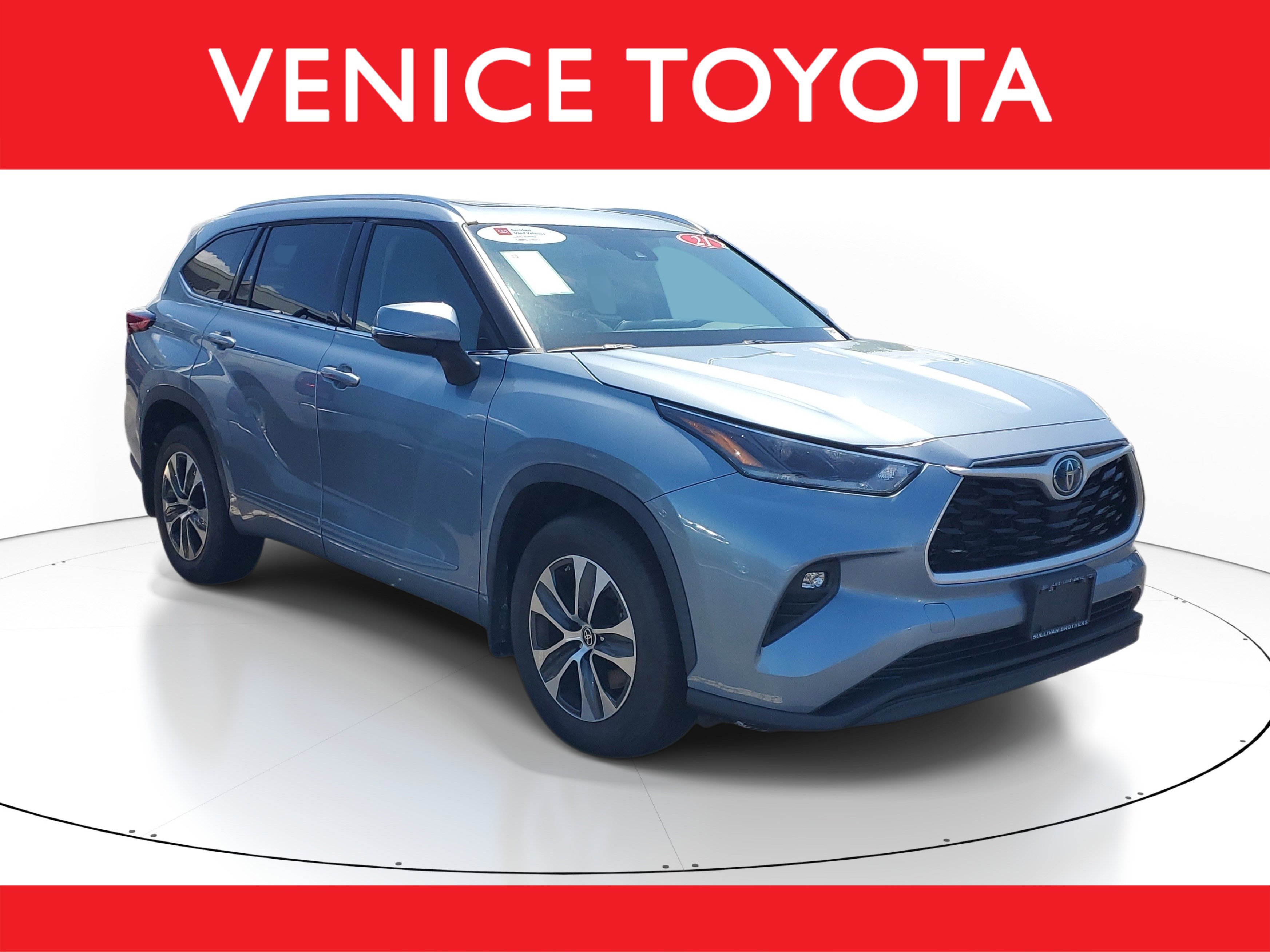 Used 2021 Toyota Highlander XLE AWD/4WD image 1