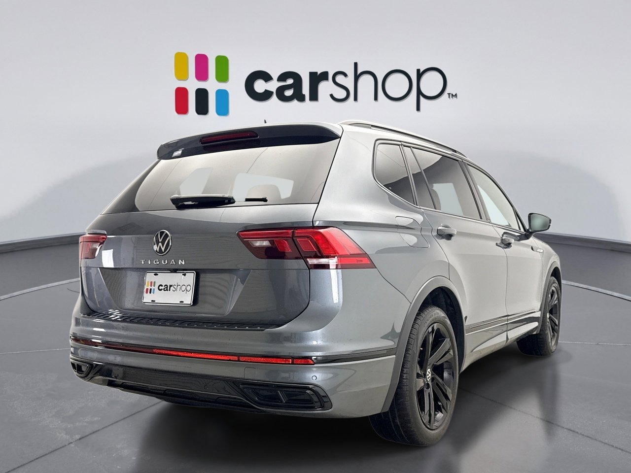 Used 2024 Volkswagen Tiguan SE R-Line FWD image 5