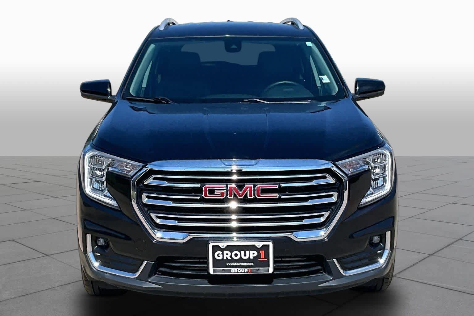 Used 2024 GMC Terrain SLT AWD/4WD image 4