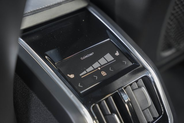 Used 2020 Volvo S90 T6 Inscription image 32