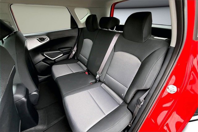 Used 2025 Kia Soul LX image 21