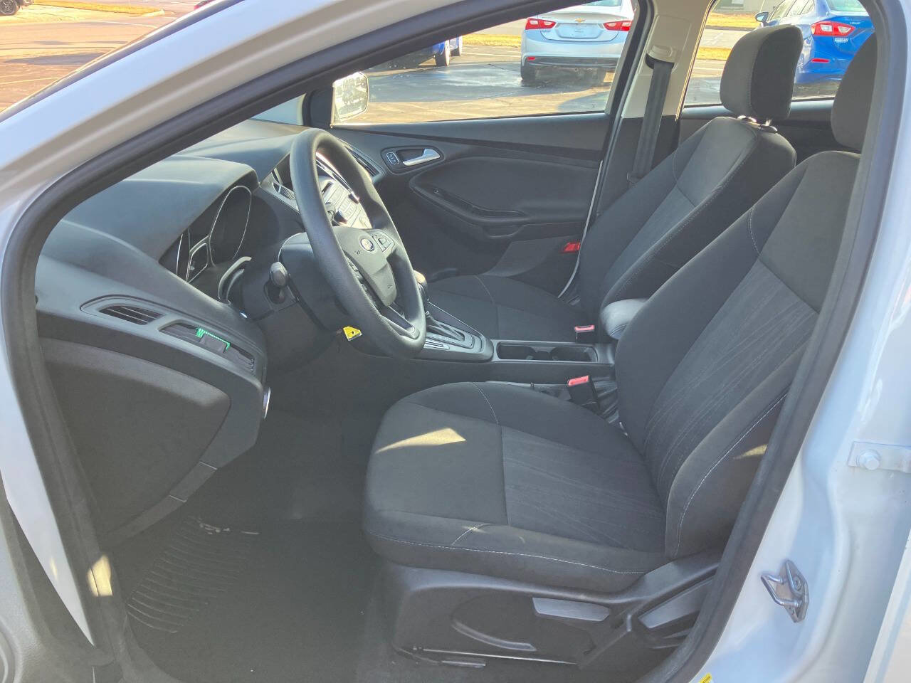 Used 2017 Ford Focus SE w/ Interior Protection Package image 10