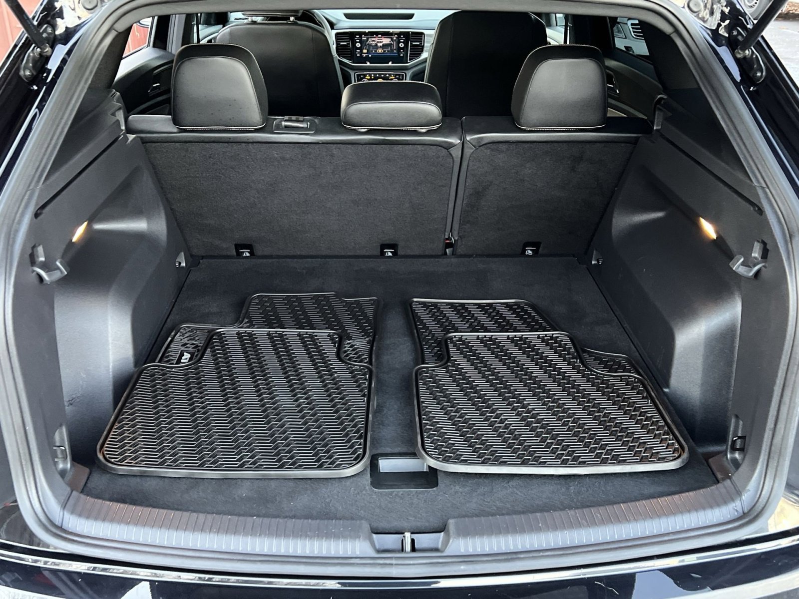 Used 2022 Volkswagen Atlas Cross Sport SE image 24