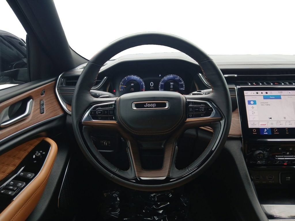 Used 2024 Jeep Grand Cherokee L Summit w/ Advanced Protech Group IV AWD/4WD image 12